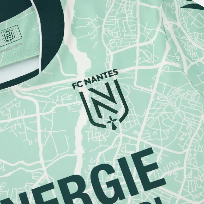 FC Nantes 2025/26 Uitwedstrijdsportshirt voor volwassenen FC Nantes 2025/26 Uitwedstrijdsportshirt voor volwassenen