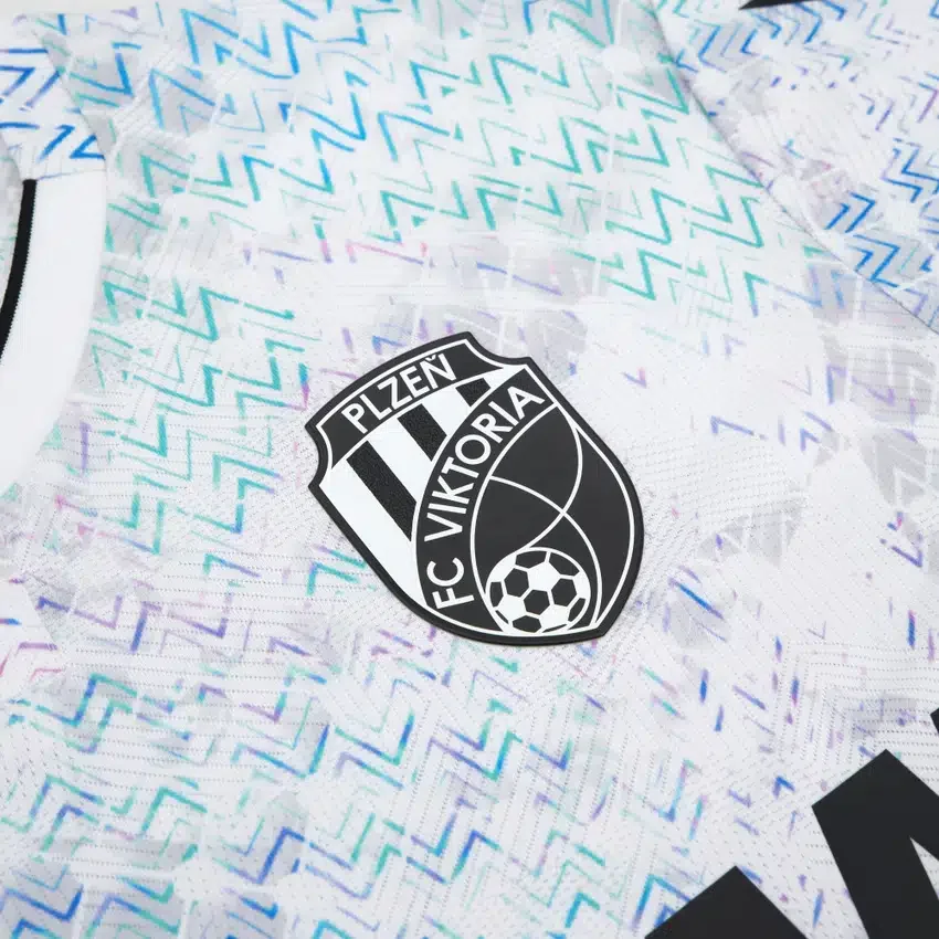 FC Viktoria Plze? 2025/26 Uitwedstrijdsportshirt voor volwassenen FC Viktoria Plze? 2025/26 Uitwedstrijdsportshirt voor volwassenen