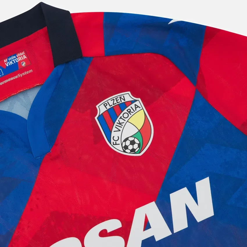 FC Viktoria Plzen 2025/26 Thuissportshirt voor volwassenen FC Viktoria Plzen 2025/26 Thuissportshirt voor volwassenen