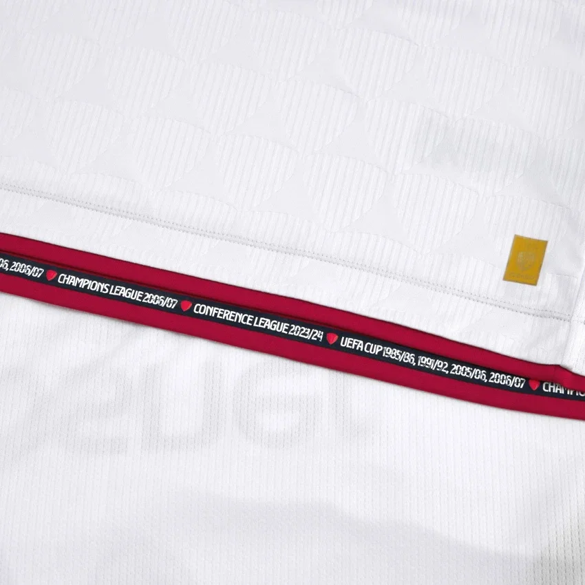 Osasuna 2025/26 derde sportshirt voor volwassenen Osasuna 2025/26 derde sportshirt voor volwassenen