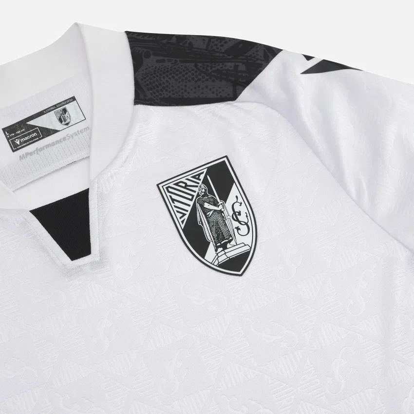 Vitoria SC 2025/26 Thuissportshirt voor volwassenen Vitoria SC 2025/26 Thuissportshirt voor volwassenen