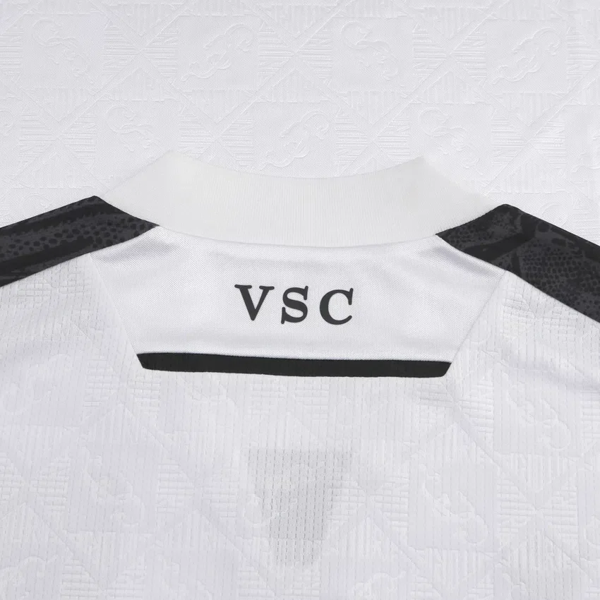 Vitoria SC 2025/26 Thuissportshirt voor volwassenen Vitoria SC 2025/26 Thuissportshirt voor volwassenen